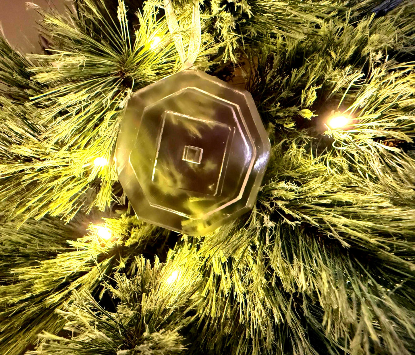 Roblux Ornament - Clear 3D resin printed - Roblox
